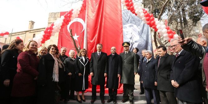 Türkiye’nin İlk Kadın Şehit Anıtı Gaziantep’te Açıldı