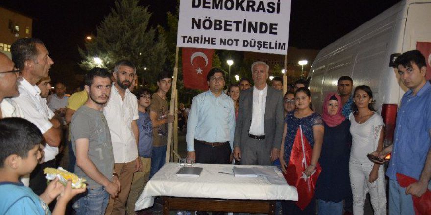 Kırıkkale’de Demokrasi Nöbeti Sürüyor
