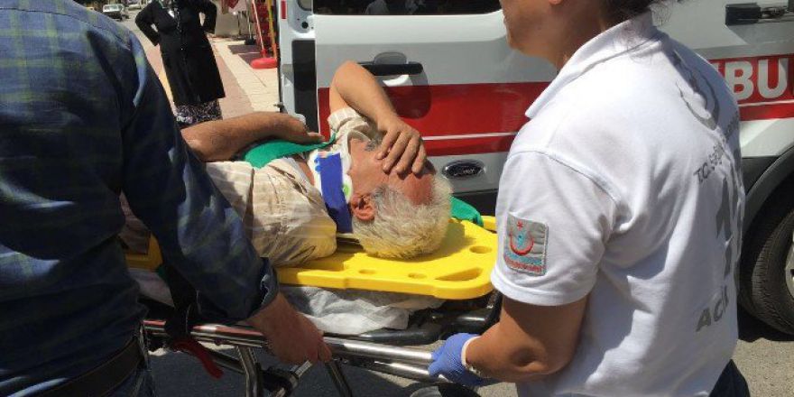 Otomobil İle Motosiklet Çarpıştı: 1 Yaralı