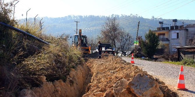 Büyükşehir Belediyesi Kumluca’da İçme Su Sarı Hatlarını Yeniliyor