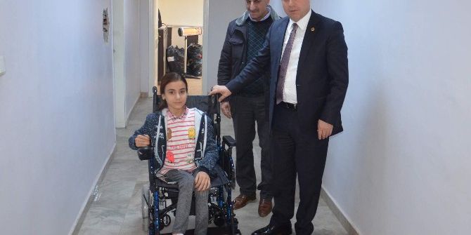 Kurtalan’da Engelli Gence Tekerlekli Sandalye