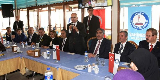 Başbakan Yardımcısı Şimşek, Umreden Dönen Öğrencilerle Bir Araya Geldi