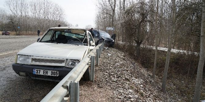 Cenaze Yolunda Kaza: 1’i Ağır 3 Yaralı