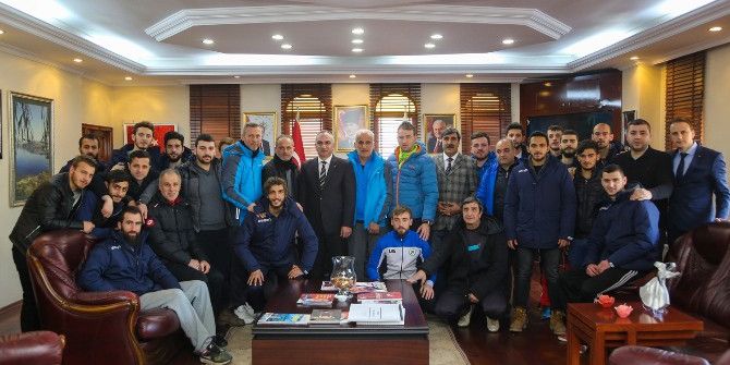 Sapancaspor’dan Başkan Yılmazer’e Ziyaret