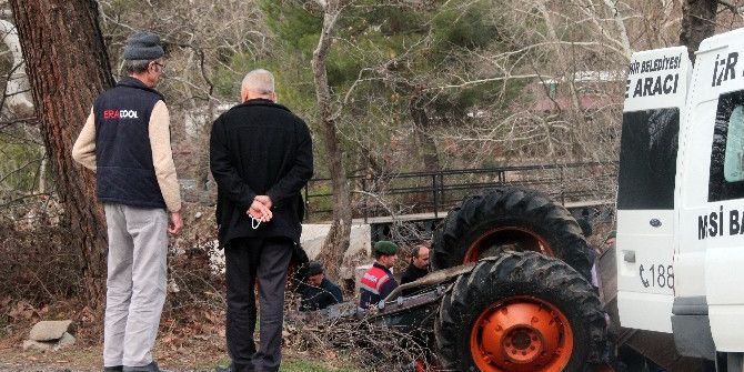 Devrilen Traktörün Altında Kalan 15 Yaşındaki Çocuk Öldü