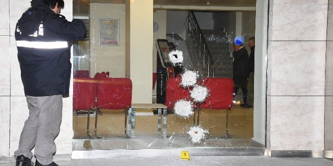 Tarsus’ta Bankaya Silahlı Saldırı