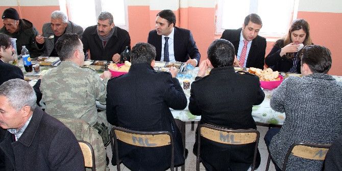 Emekli Olan Güvenlik Korucularına Veda Yemeği