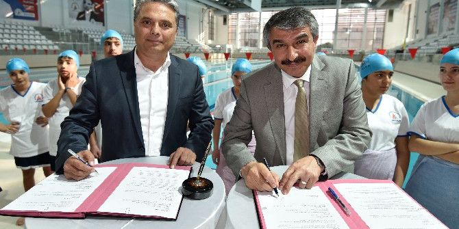 Muratpaşa’dan Çocuklara Spor Desteği