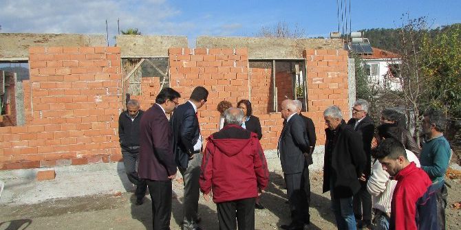 Evi Yanan Aile İçin Seferber Oldular