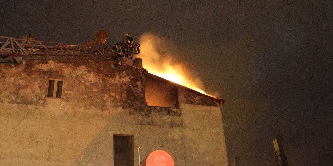 Fethiye’de Çatı Yangını Korkuttu