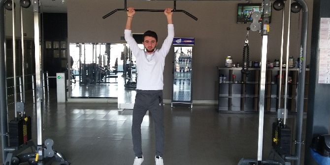 Polis Olmak İçin 1 Santime İhtiyacı Var