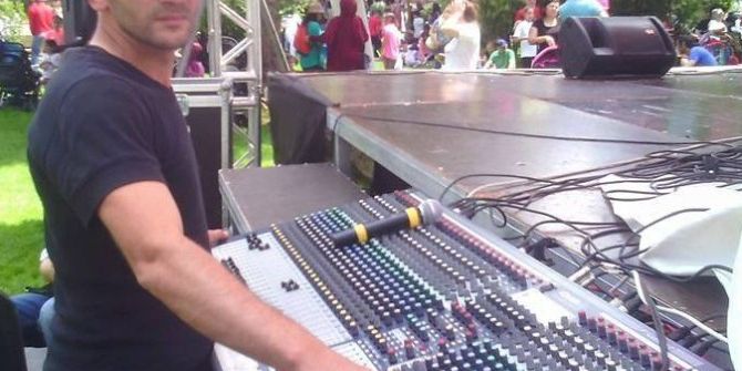 Ses Teknisyeni Evinin Banyosunda İntihar Etti