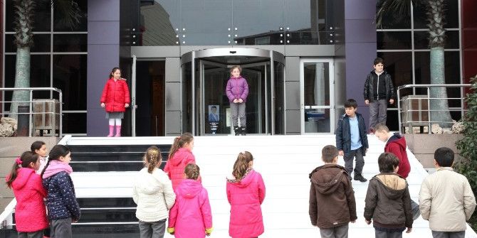 Sksm, Sanatseverleri Piyano Merdivenleriyle Karşılıyor