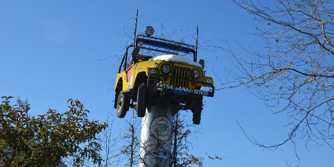 Direk Tepesindeki Cipin Sırrı