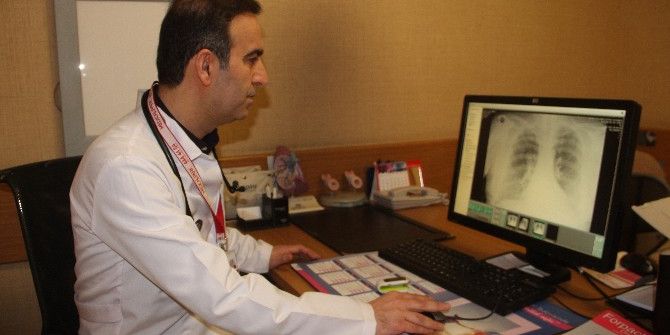 Sigarayı İlk Defa İçen 3 Kişiden Biri Bağımlı Oluyor