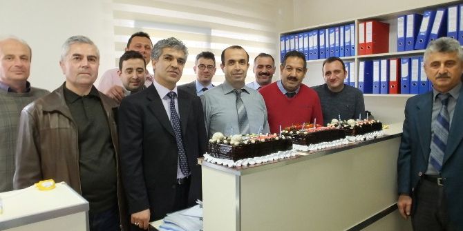 Burhaniyeli Tarımcılardan Pastalı Dayanışma