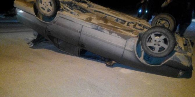 Köpeğe Çarpmamak İçin Manevra Yapan Otomobil Takla Attı: 3 Yaralı