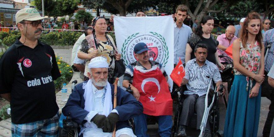 Özürlüler Darbe Girişimini Protesto Etti