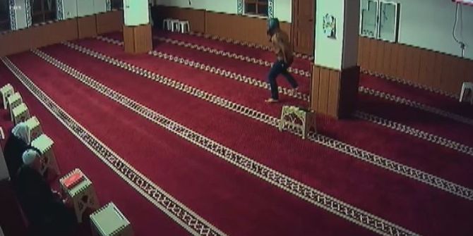 Camide Telefon Hırsızlığı Güvenlik Kamerasında