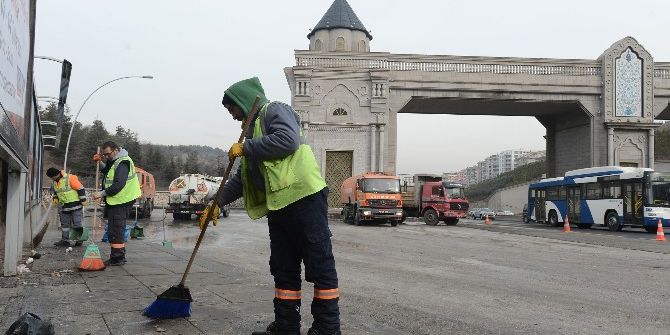Ankara Büyükşehirden Kent Giriş Kapılarında Temizlik