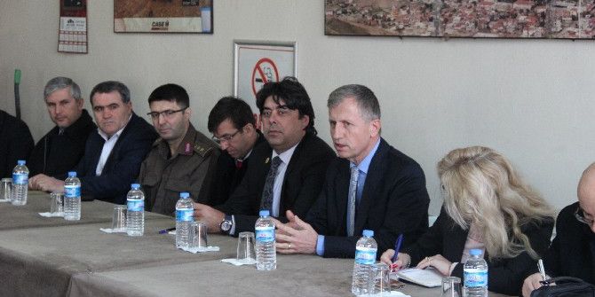 Foça Bağarasında Halk Toplantısı