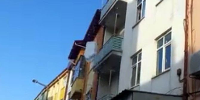 Seydişehir’de Çatıdaki Karlar Tehlike Saçıyor