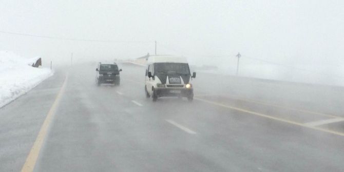 Van’da Sis Trafiği Etkiledi