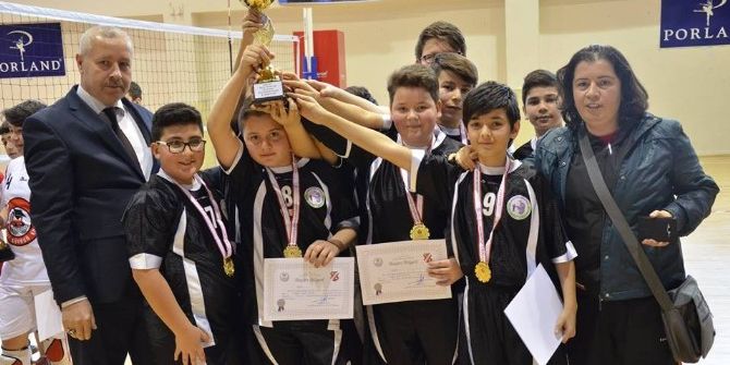 Okul Sporları Voleybol Müsabakaları Sona Erdi