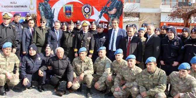 Şehit Polis’in Kardeşi Uzman Çavuş Hayır Lokması Dağıttı
