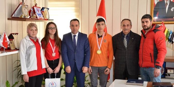 Başarılı Sporcular Şampiyonluktan Şampiyonluğa Koşuyor