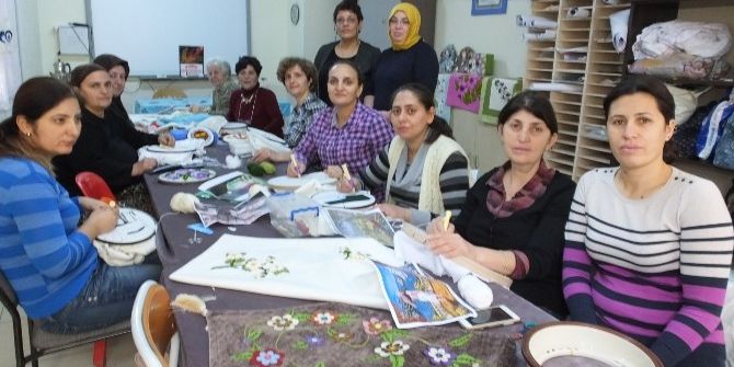 Burhaniyeli Kadınlar İplerle Resim Yapmayı Öğrendi