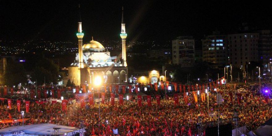 Sanatçı Uğur Işılak:“ohal’e ‘Hayır’ Diyen İçten İçe Darbeye ‘Evet’ Diyenlerdir”