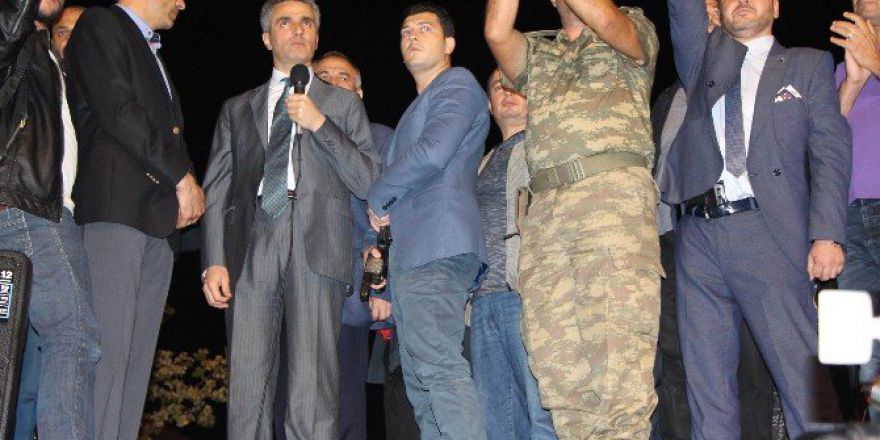 Bolu Valisinin Kaçırıldığı Söylentileri Halkı Sokağa Döktü