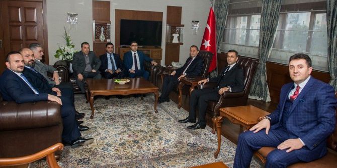 Vanlı İş Adamlarından Vali Taşyapan’a Ziyaret