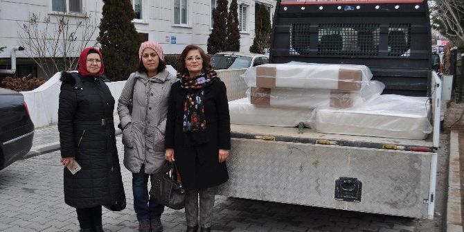 Evleri Yanan Aileye Yardım