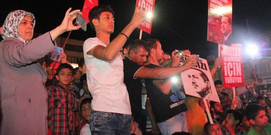 Kilis’te Demokrasi Nöbetinde Mehterli Gösteri