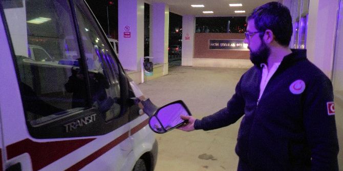 Ambulans İçindeki Yaralılara Linç Girişiminde Bulundular