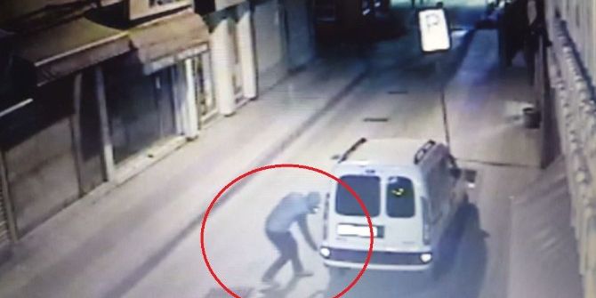 Samsun’da 14 Aracın Lastiklerini Kesenler Güvenlik Kamerasına Yakalandı