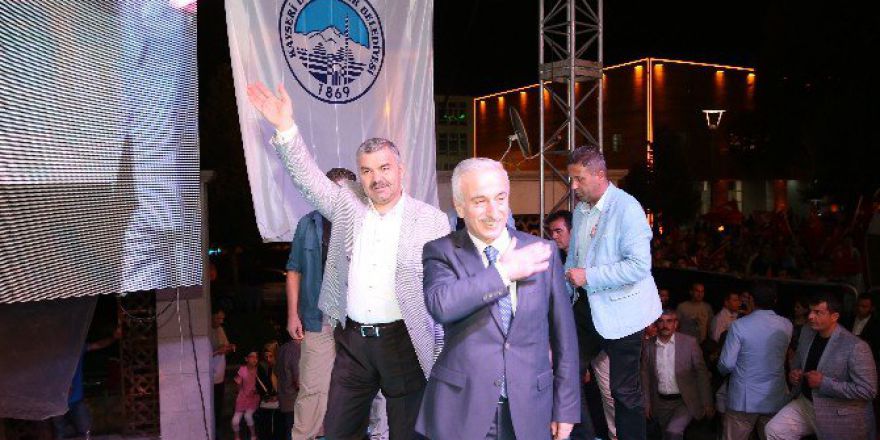 Vali Kamçı, Demokrasi Nöbetinin Yedinci Gününde Yine Meydanda