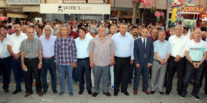 Ülkü Ocakları Darbe Şehitleri İçin Mevlit Okuttu