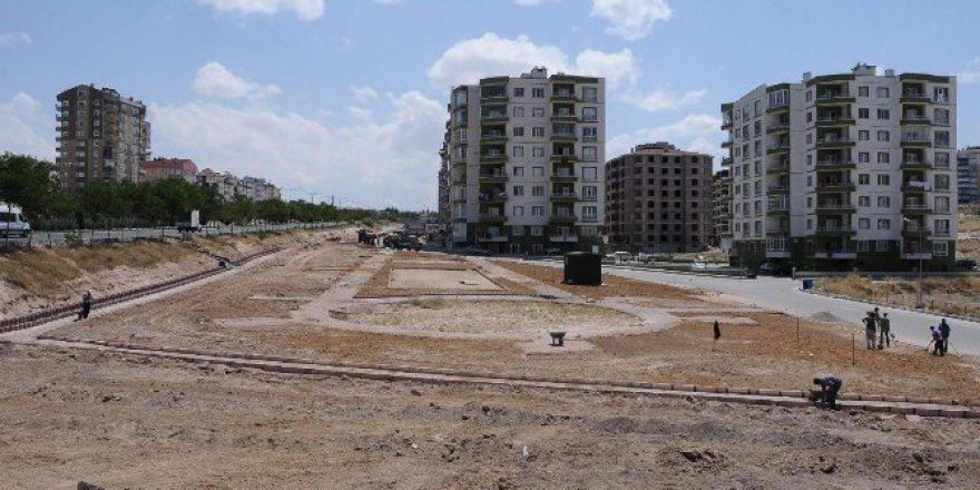 Cevher Dudayev’de Çocuk Oyun Alanı Ve Dinlenme Parkı Yapımına Başlandı