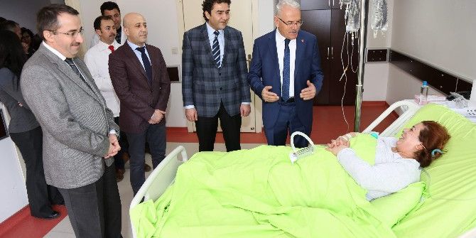 Obezite Hastaları, Fazla Kilolarından Ameliyatla Kurtuluyor