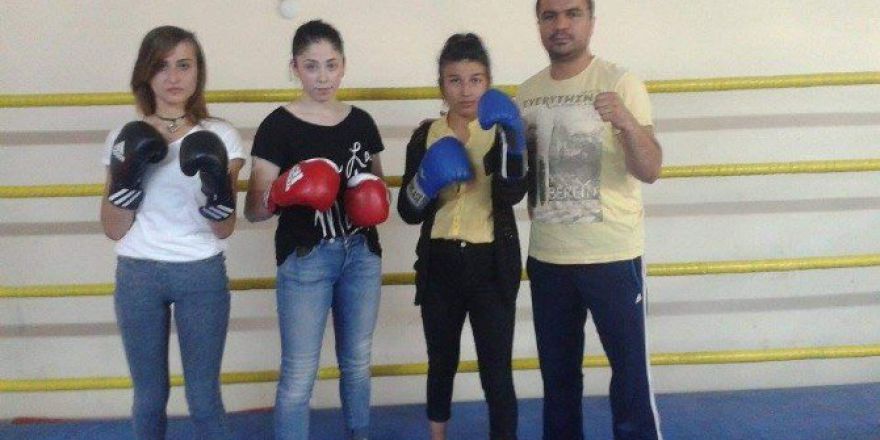 Nevşehir’de 2 Bayan Boksör Milli Takım Kampına Çağrıldı