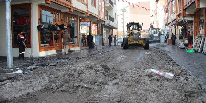 Caddelerde Efkan Ala Temizliği