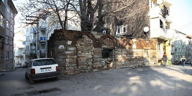 Tarihî Mektep Şifa Dağıtacak