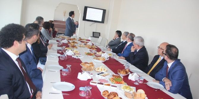 Burhaniye’de Kaymakamlık Ve Üniversite İşbirliği Projesi