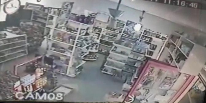 Deprem Anı Güvenlik Kamerasında