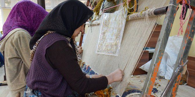 Komek Halı Ve Kilim Atölyesi Gelir Kapısı Oldu
