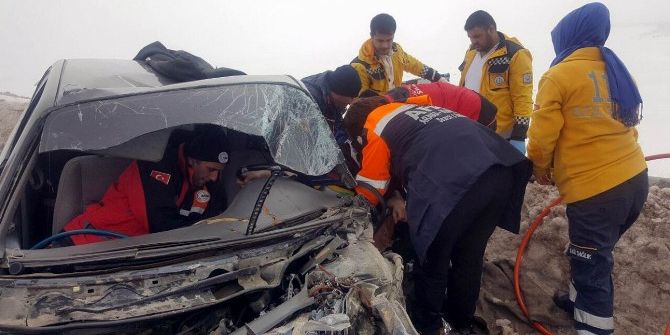 Araçta Sıkışan Sürücüyü Afad Ekipleri Kurtardı