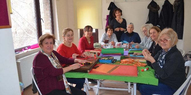 Kağıtları Sanata Dönüştürüyorlar